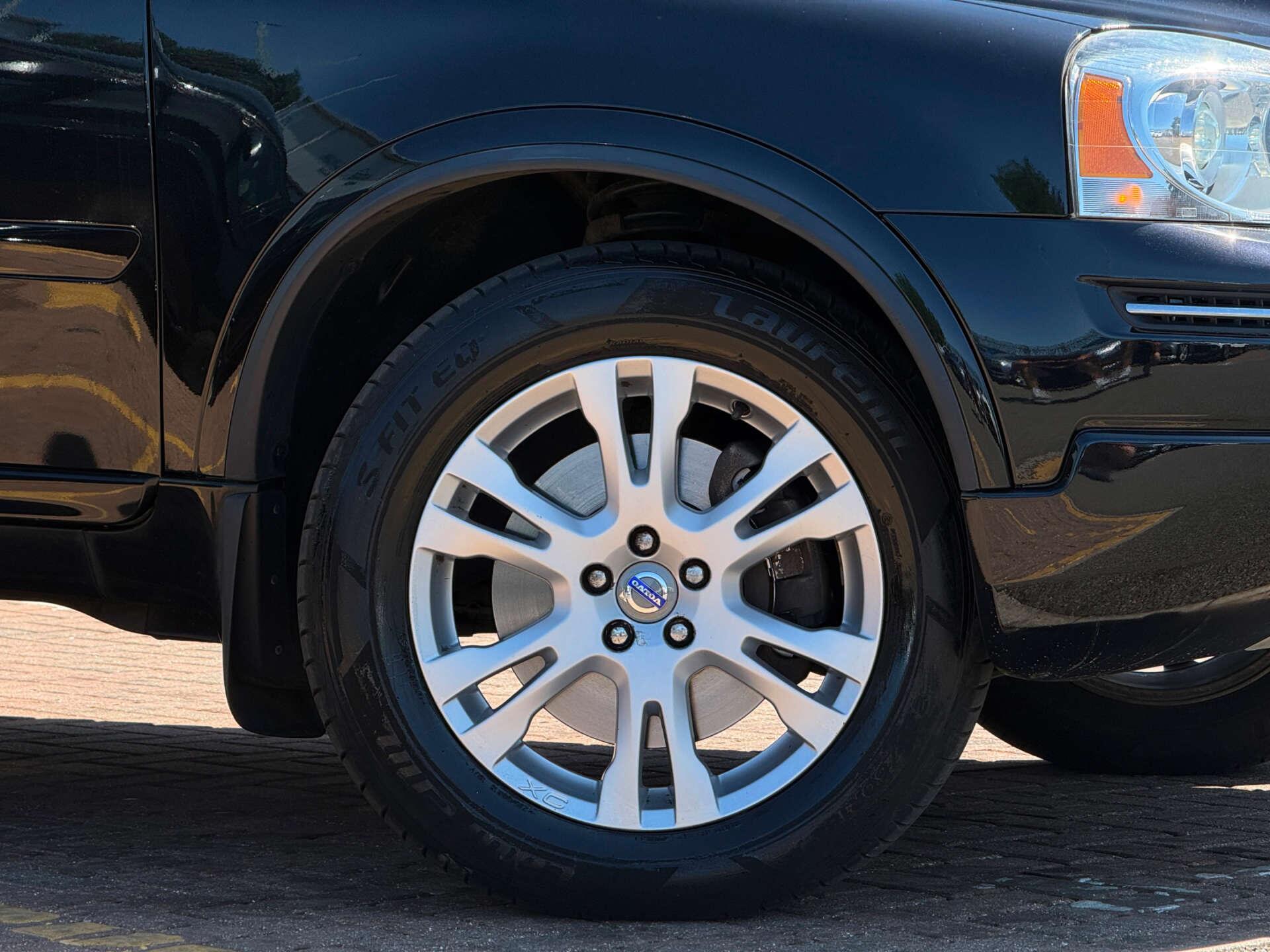 Volvo XC90 view 15