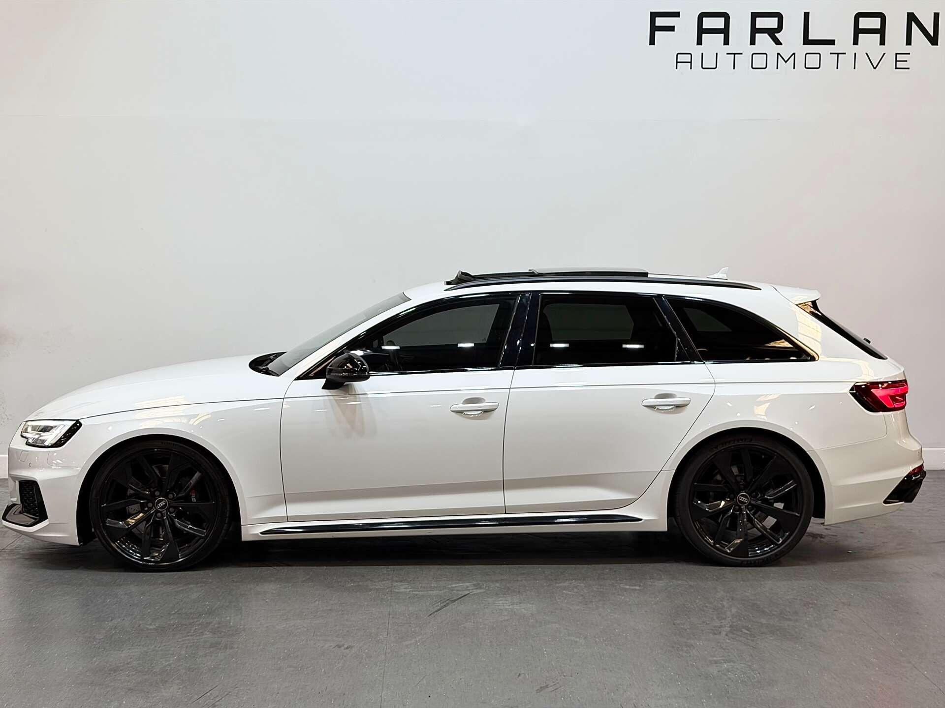 Audi RS4 view 17