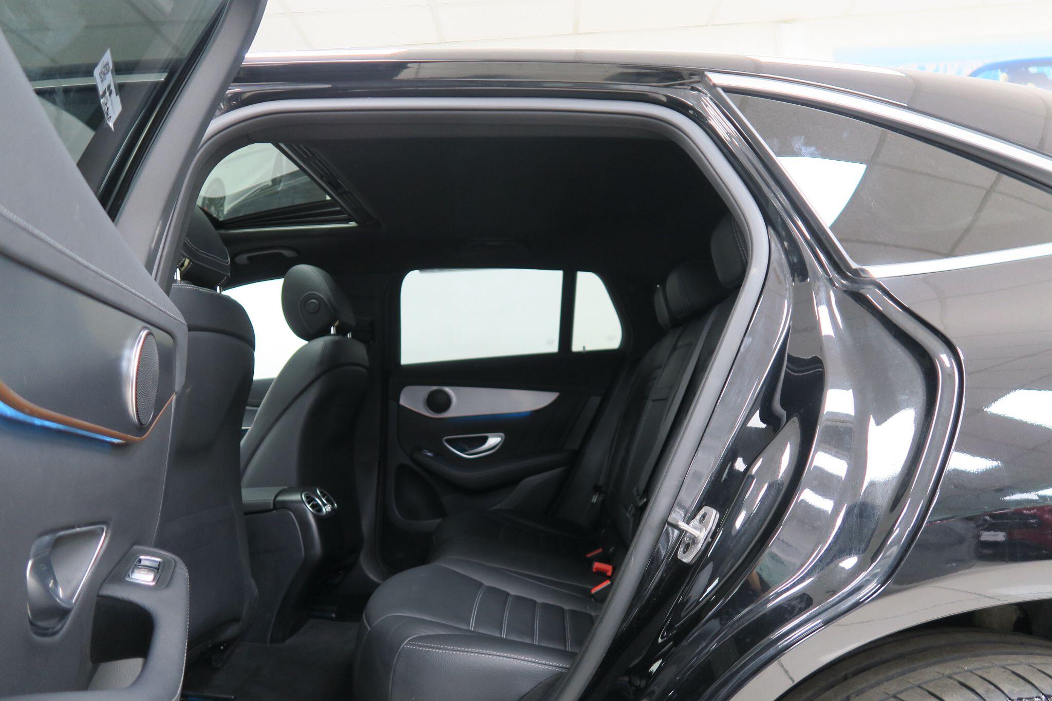 Mercedes-Benz Eqc view 12