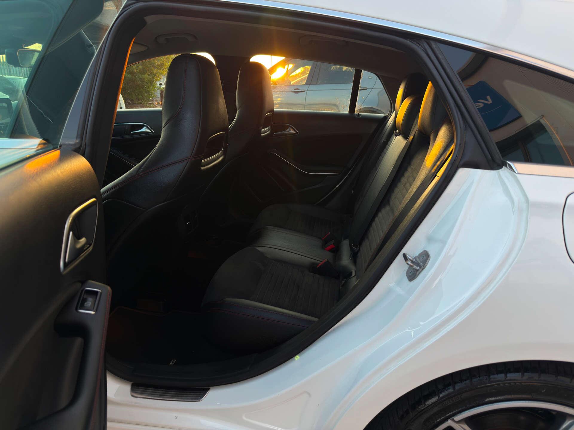 Mercedes-Benz Cla view 39