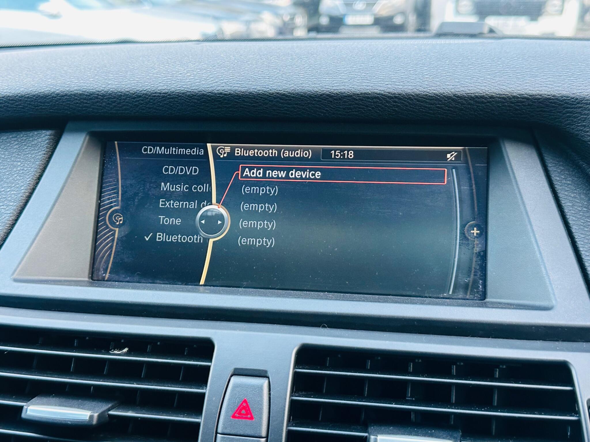 BMW X6 view 32