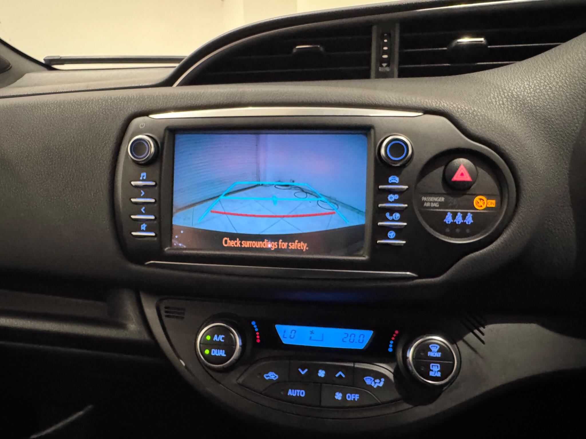 Toyota Yaris view 13