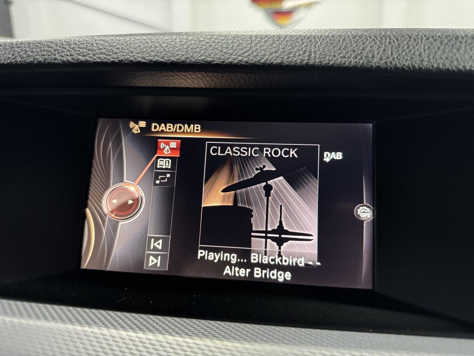 BMW 5 Series view 28