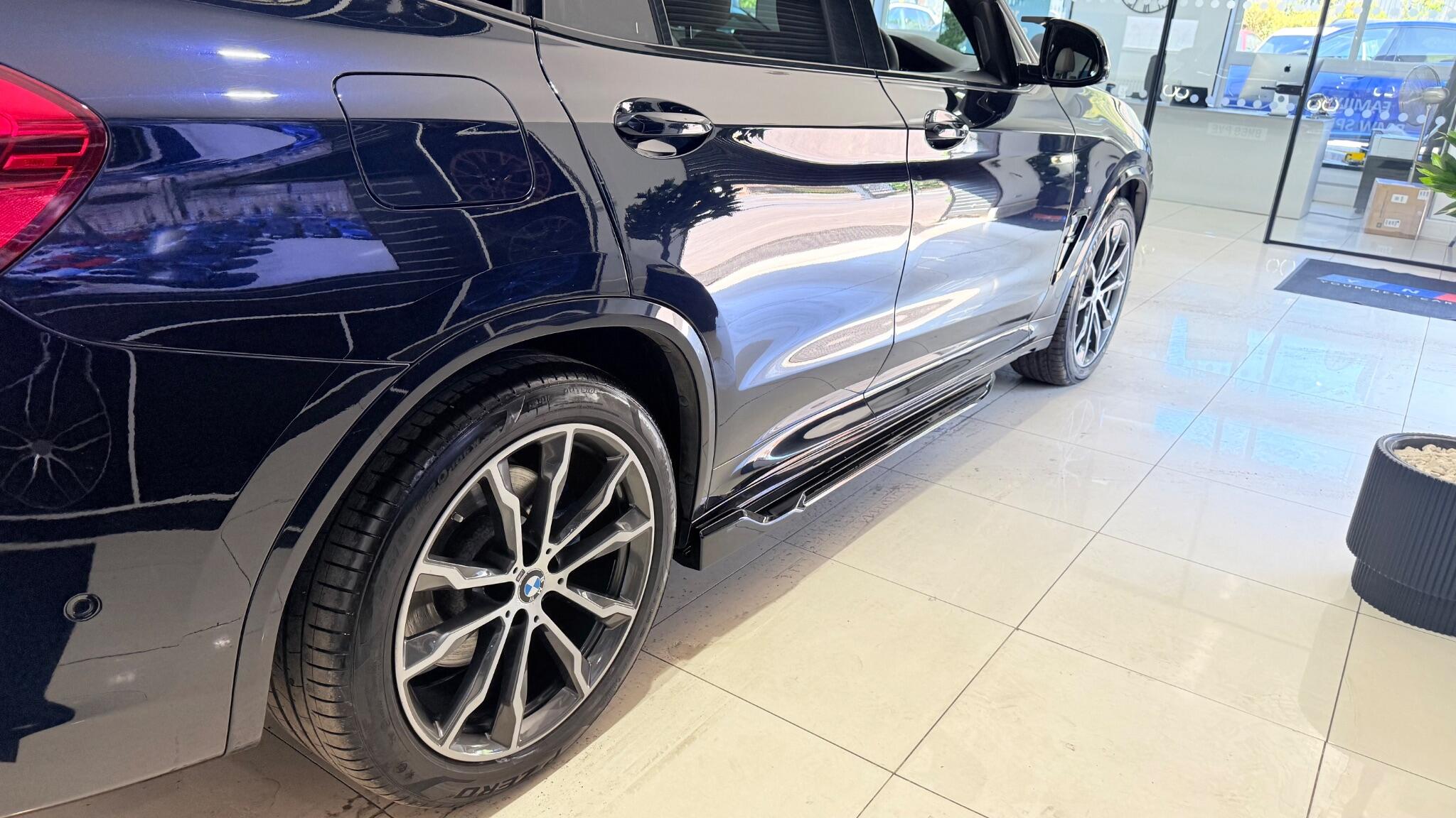 BMW X3 view 8