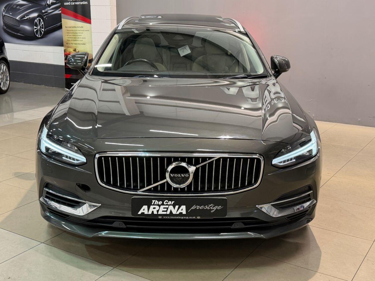 Volvo V90 view 3