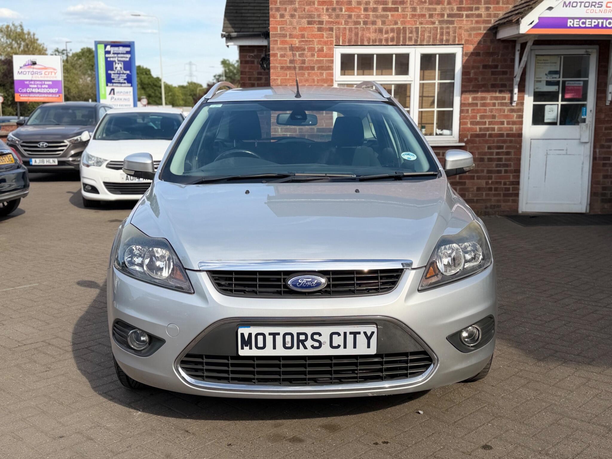 Ford Focus view 3