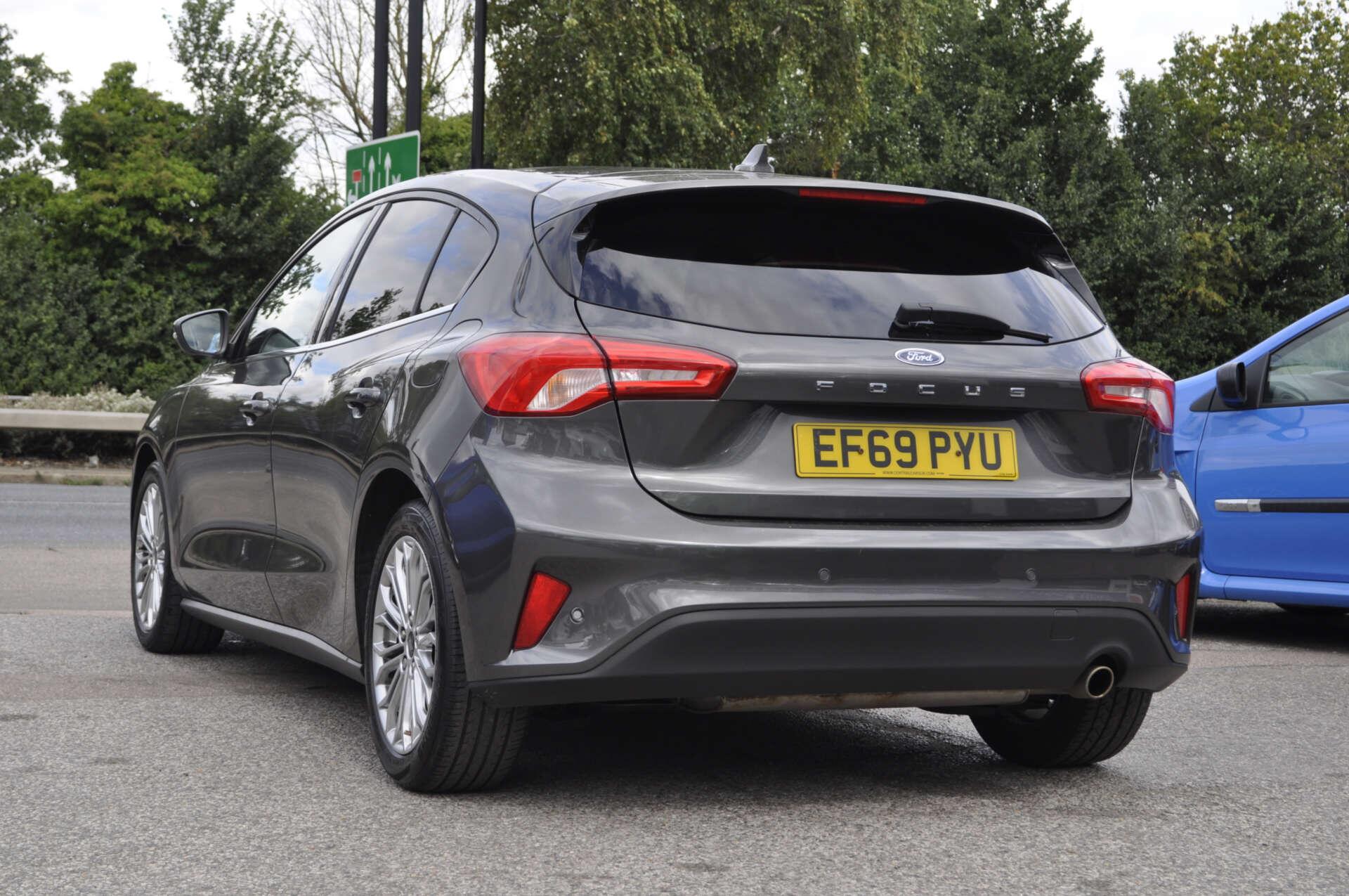 Ford Focus view 28