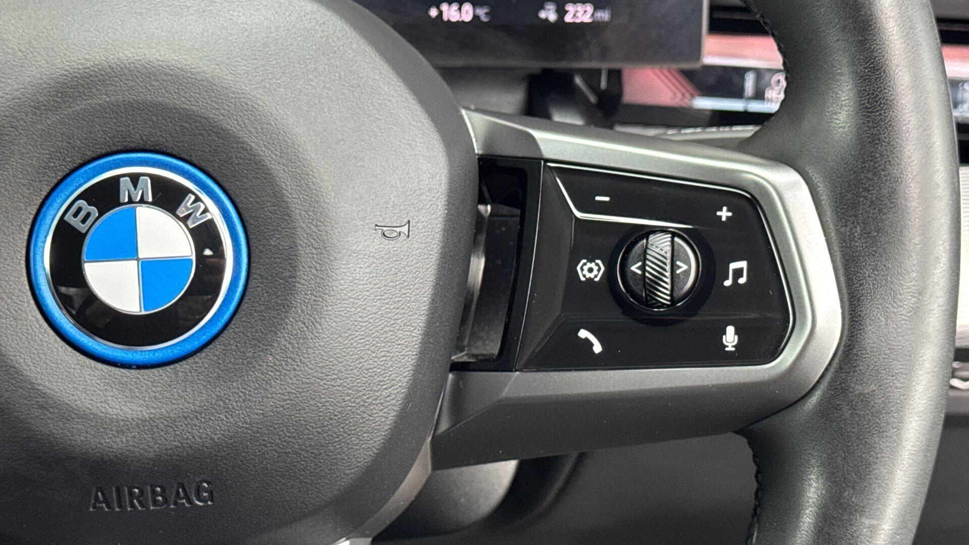 BMW i5 view 19