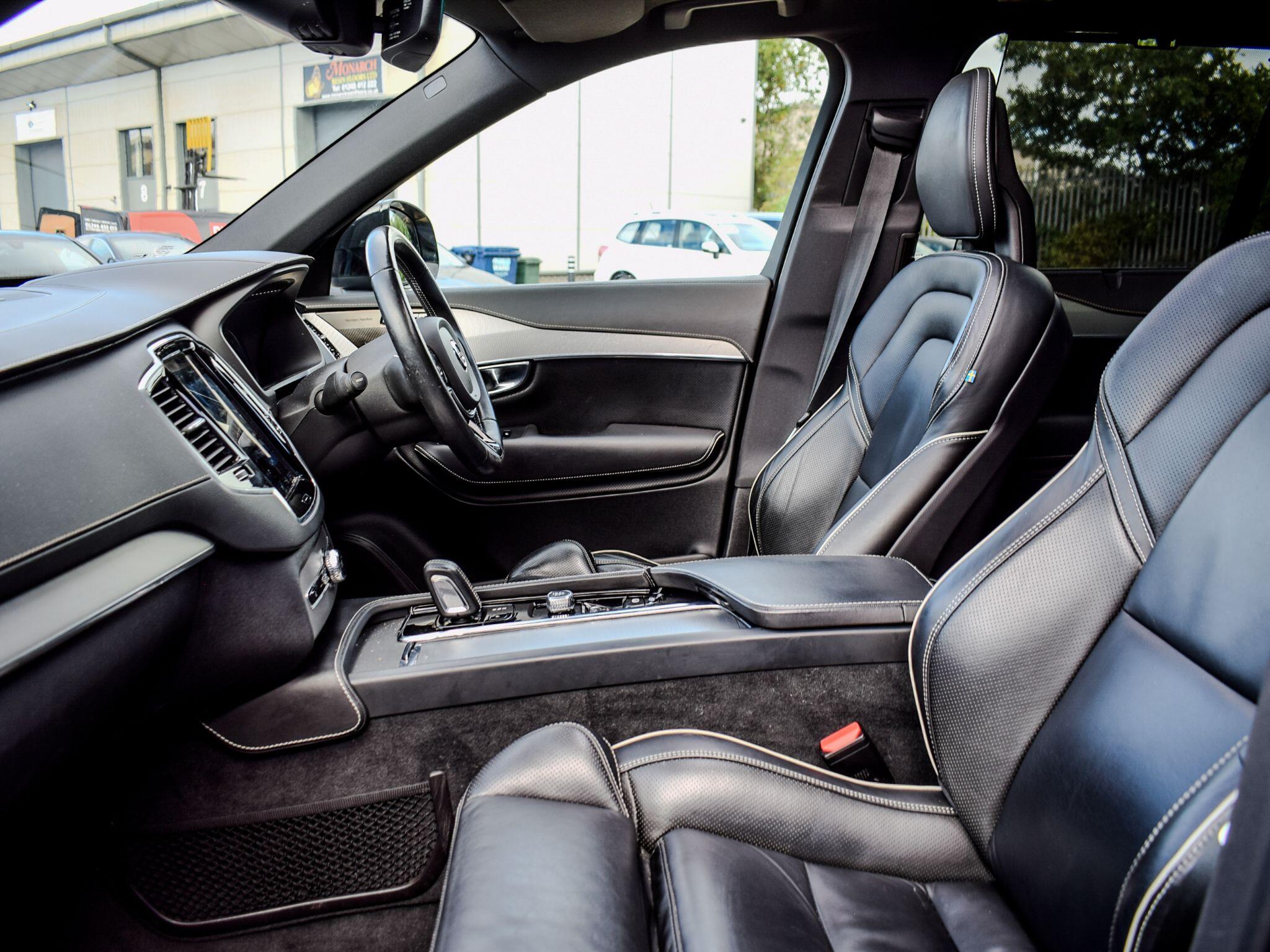 Volvo XC90 view 14