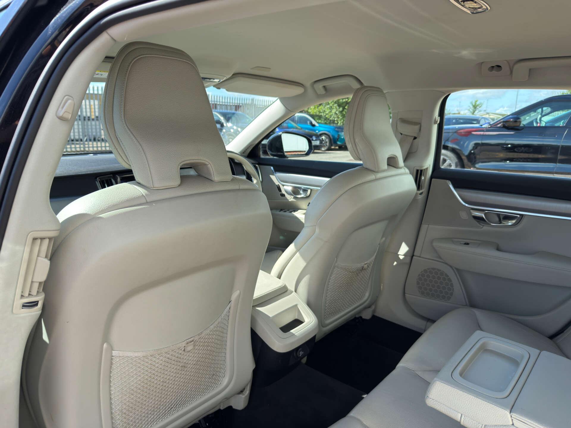 Volvo V90 view 33