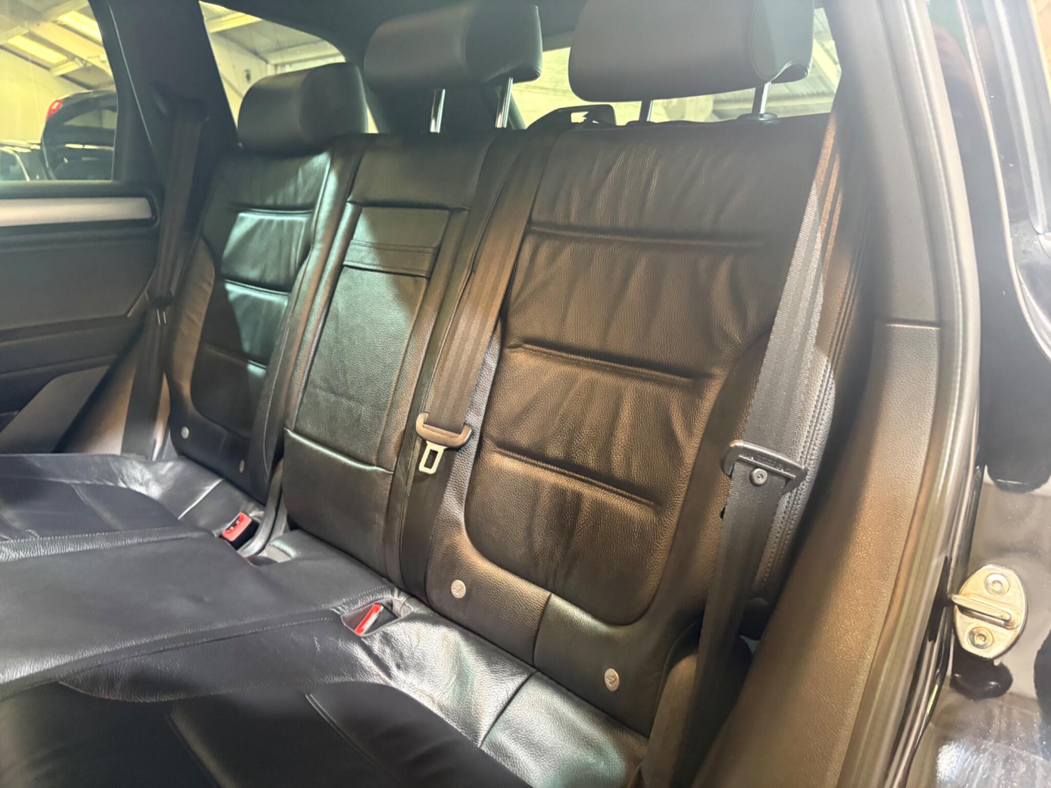 Volkswagen Touareg view 51