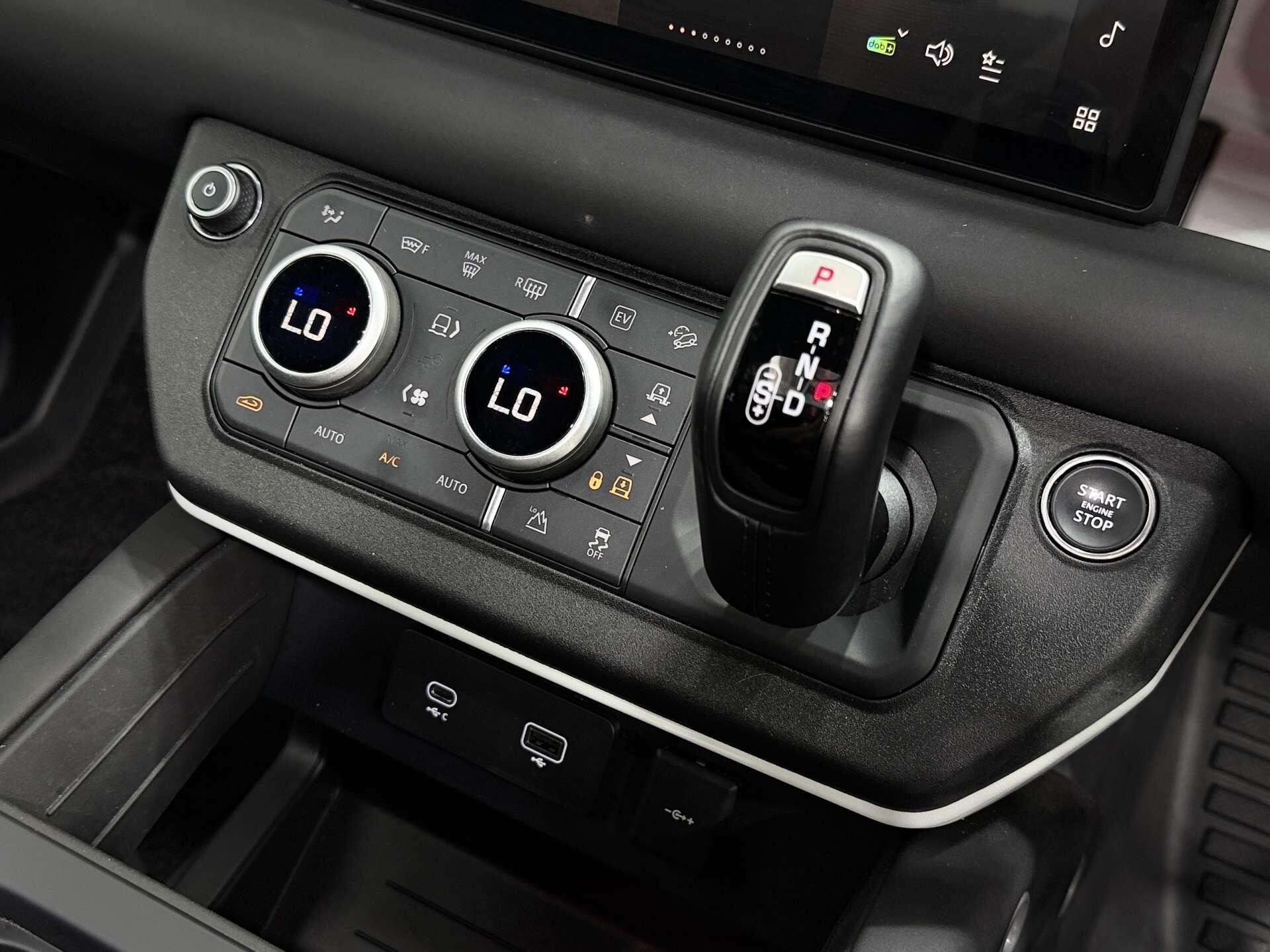 Land Rover Defender view 47