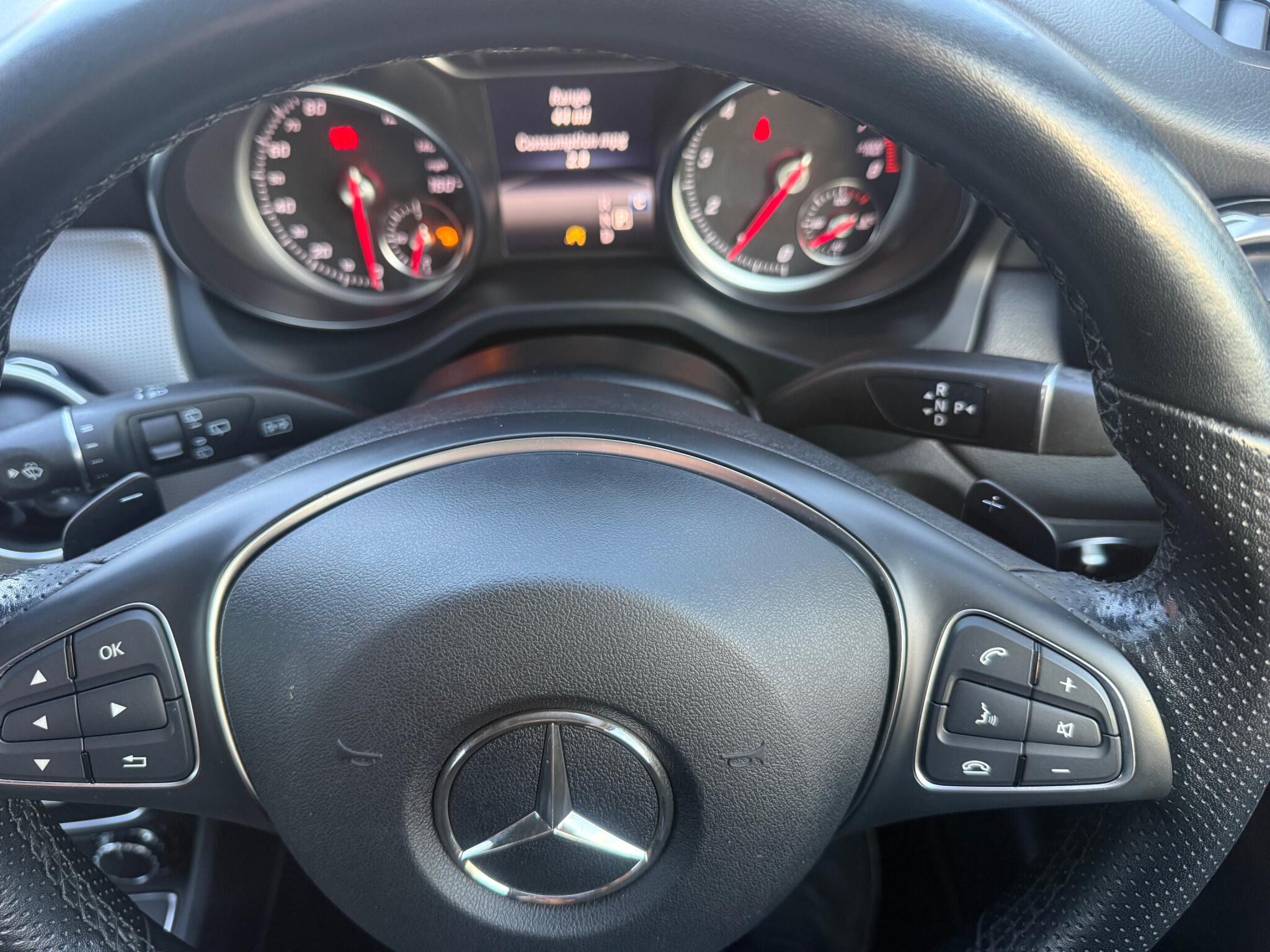 Mercedes-Benz GLA view 19