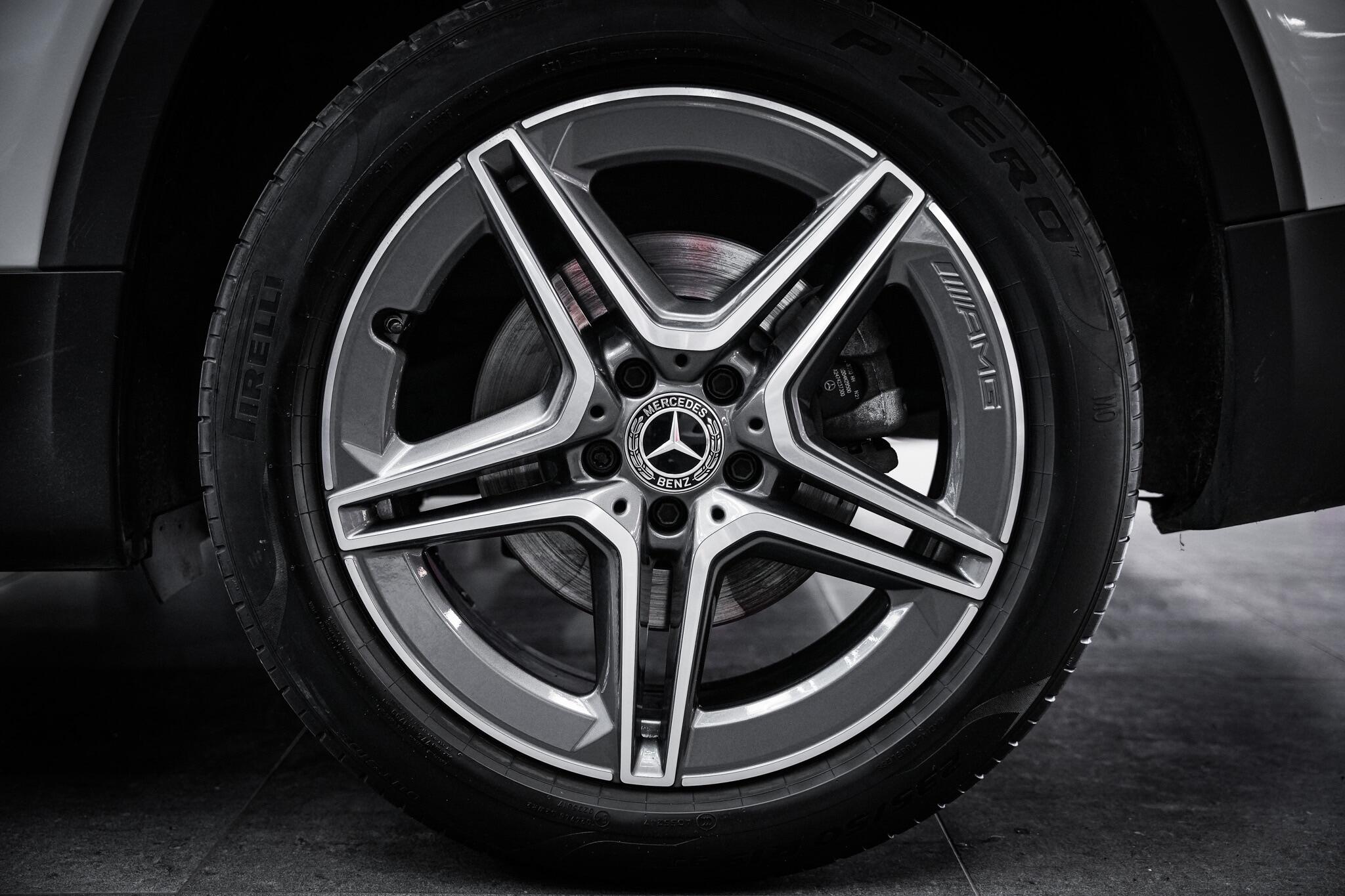 Mercedes-Benz GLB view 29