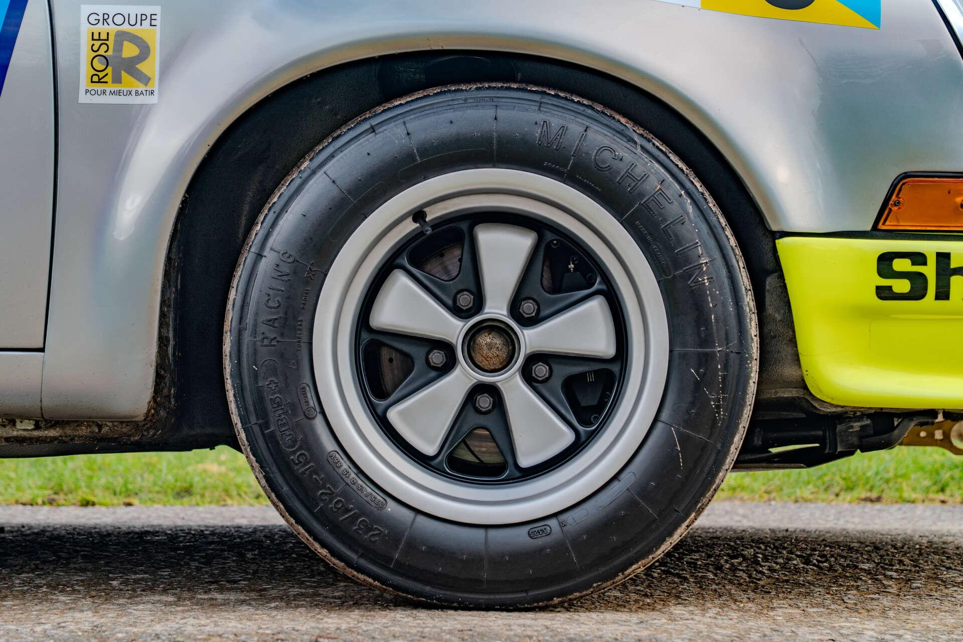 Porsche 911 view 10