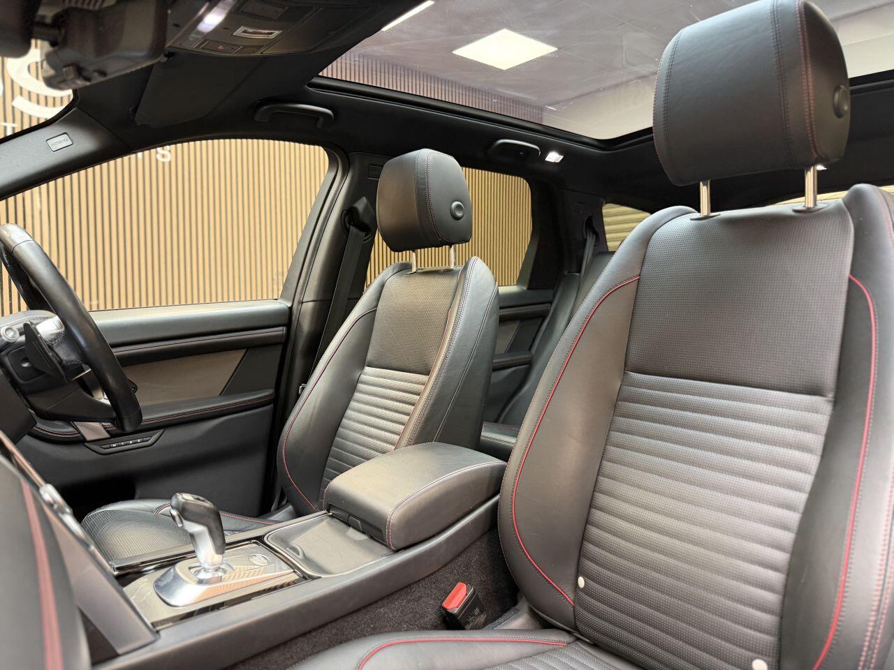 Land Rover Discovery Sport view 23