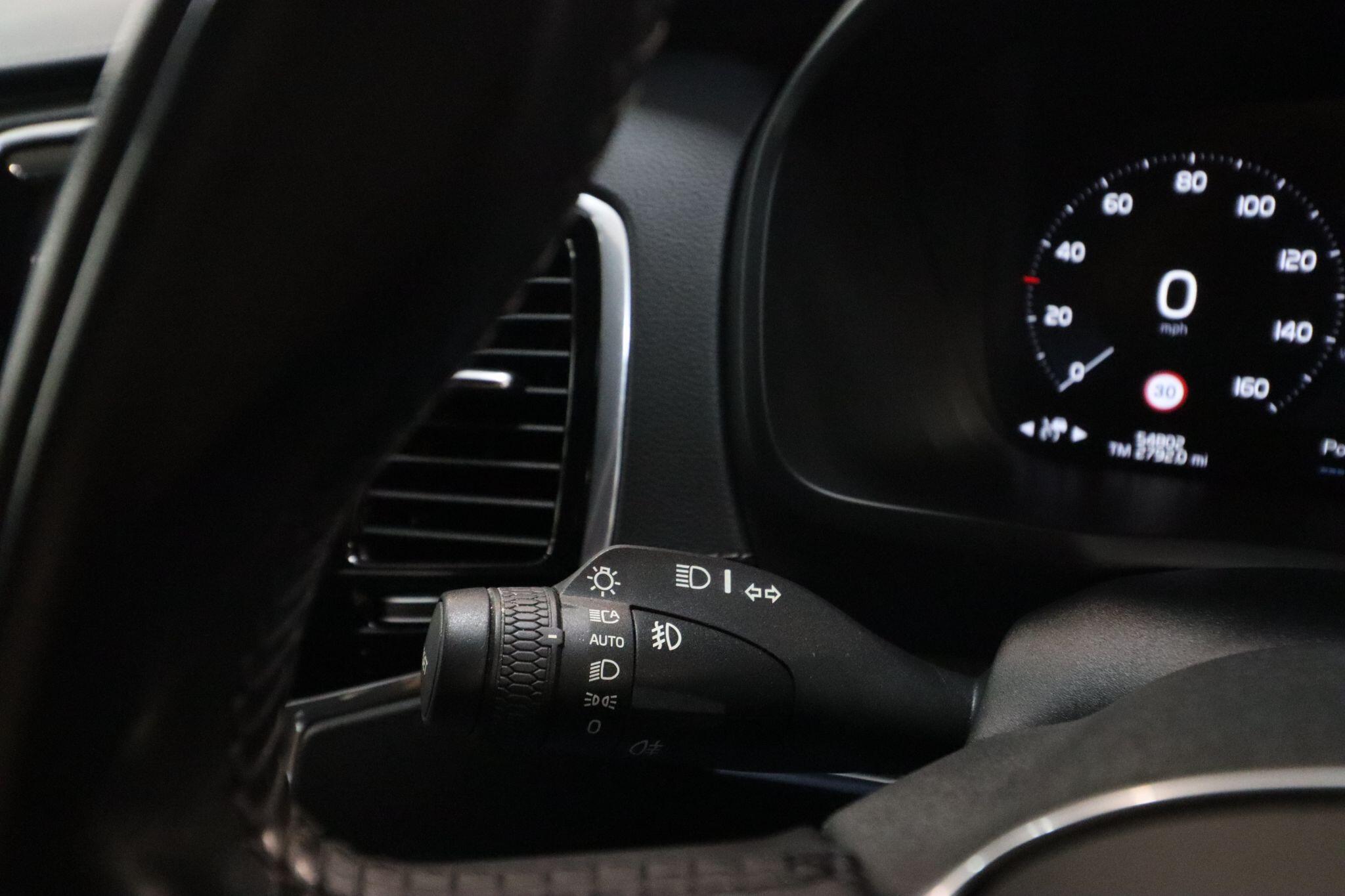 Volvo XC90 view 44