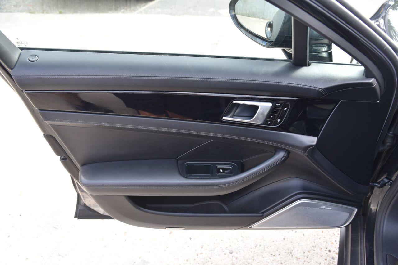 Porsche Panamera view 75