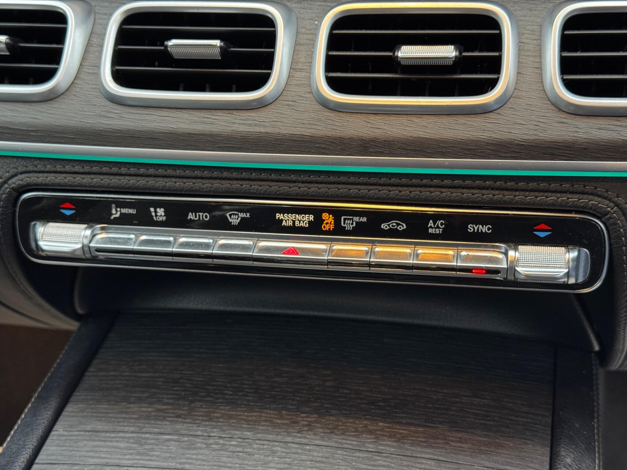 Mercedes-Benz Gle view 26