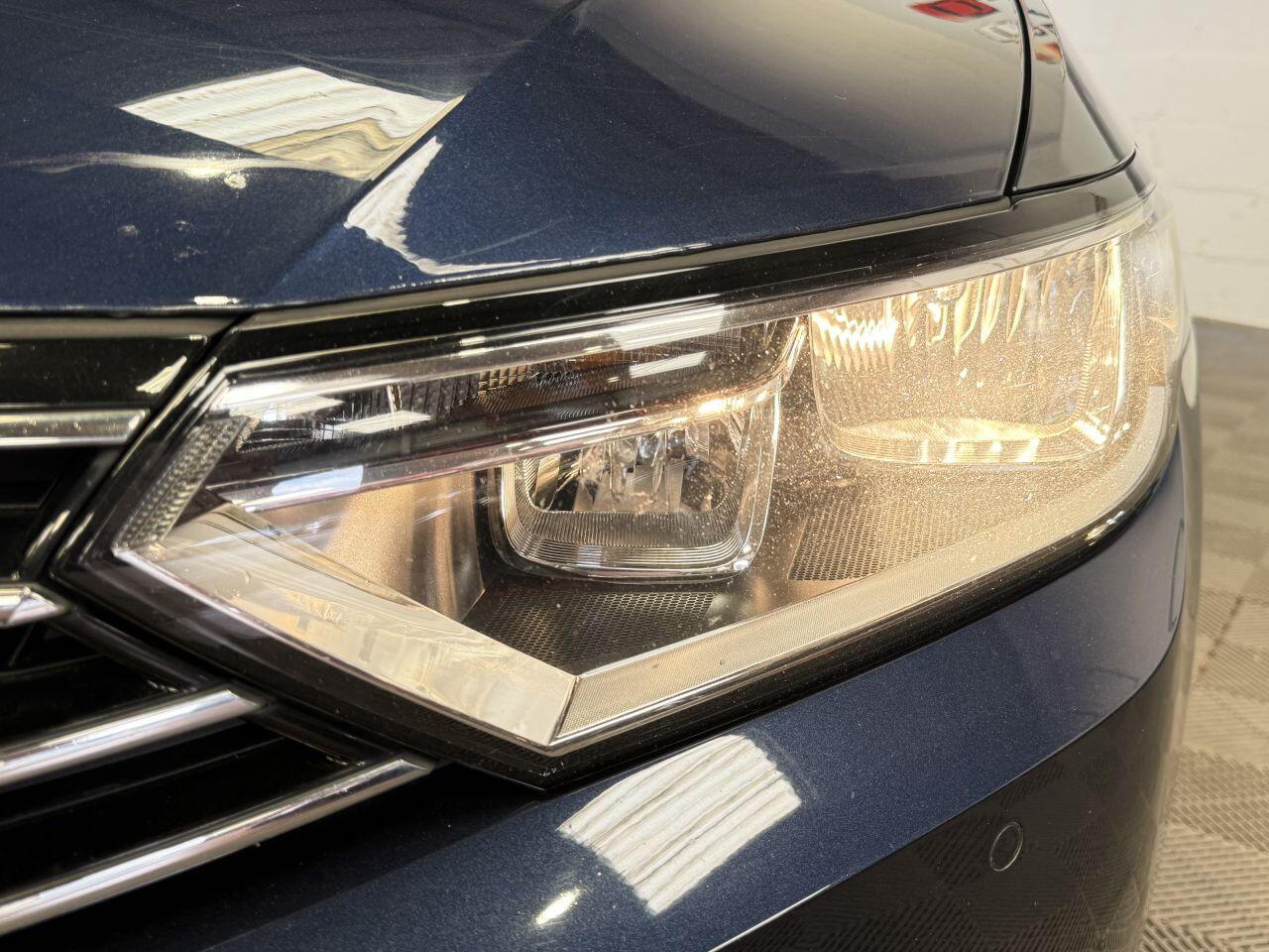 Volkswagen Passat view 27