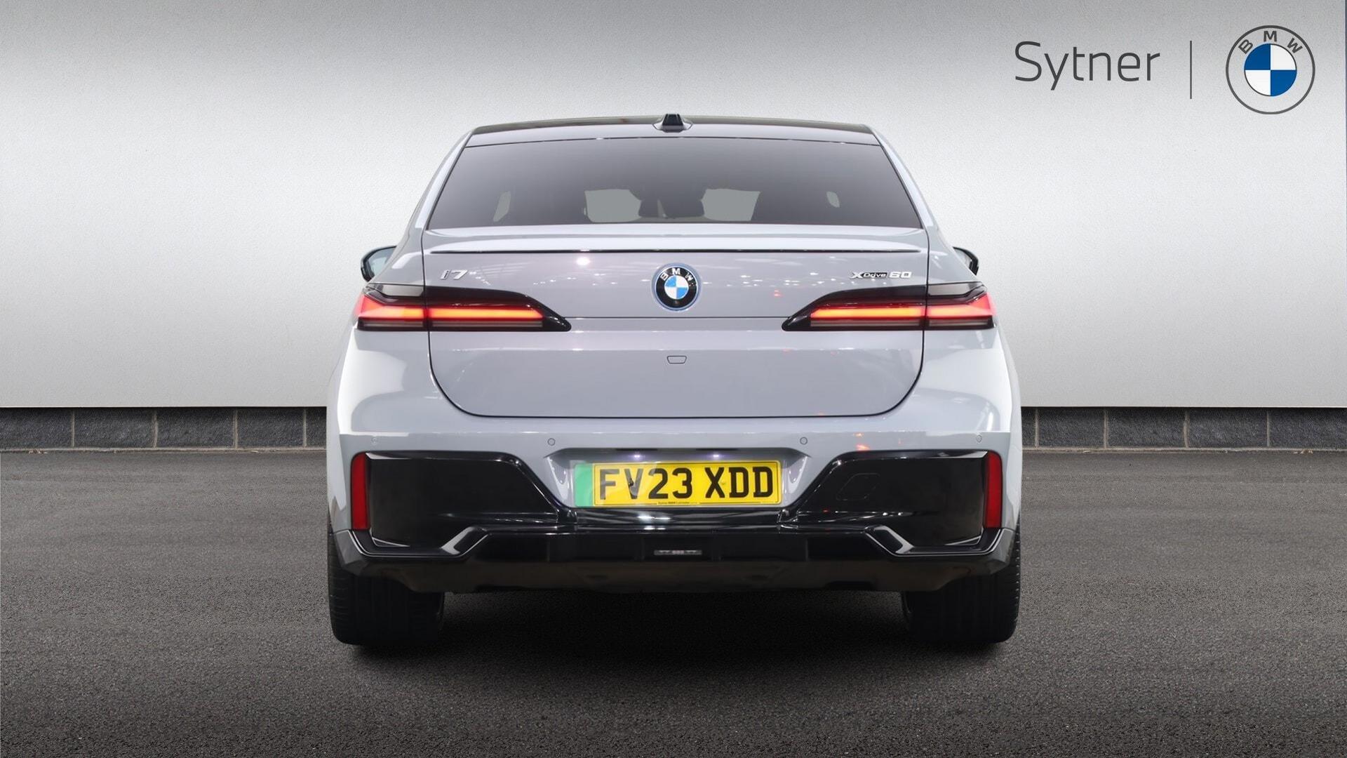 BMW I7 view 15