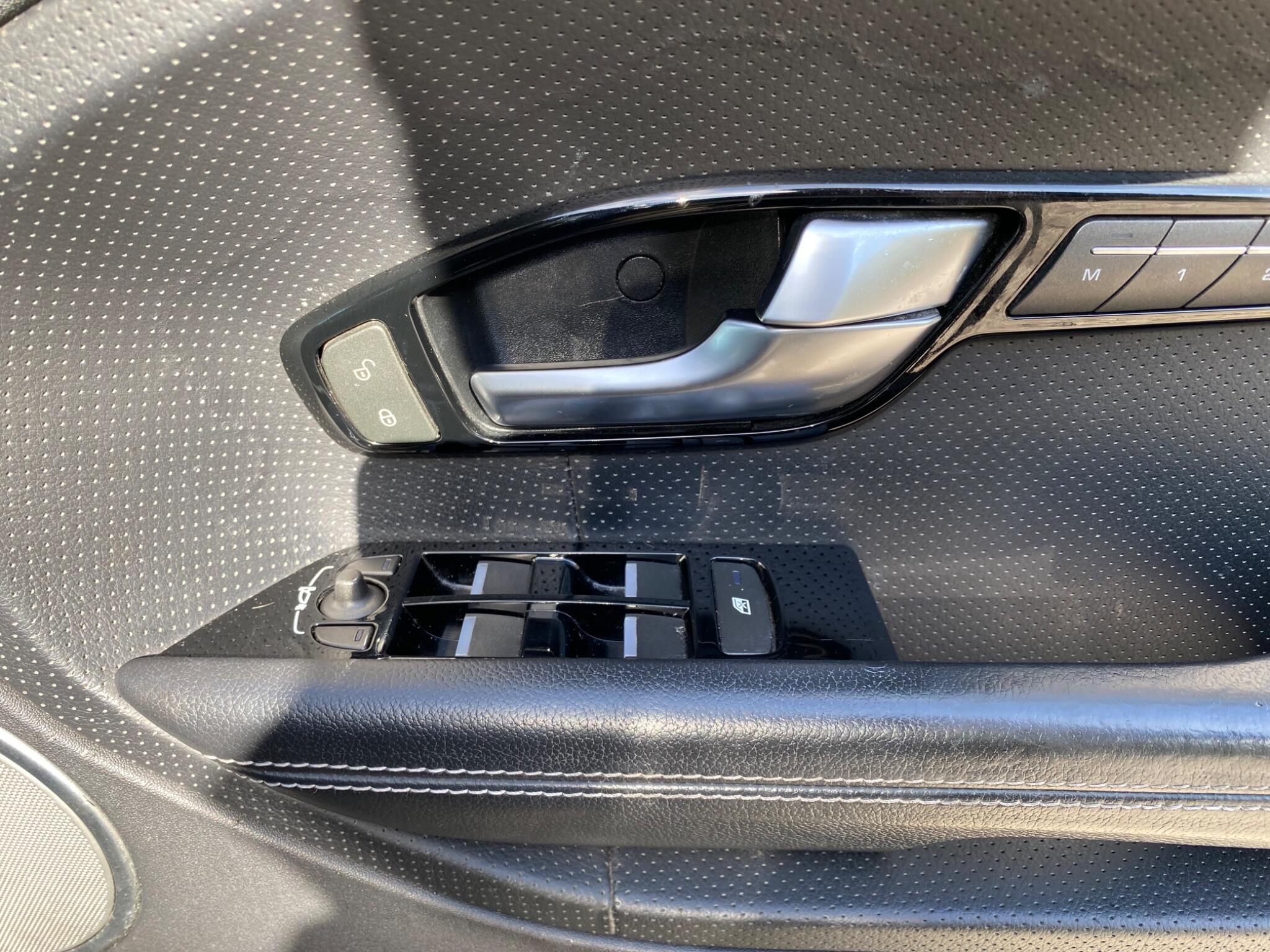 Land Rover Range Rover Evoque view 36