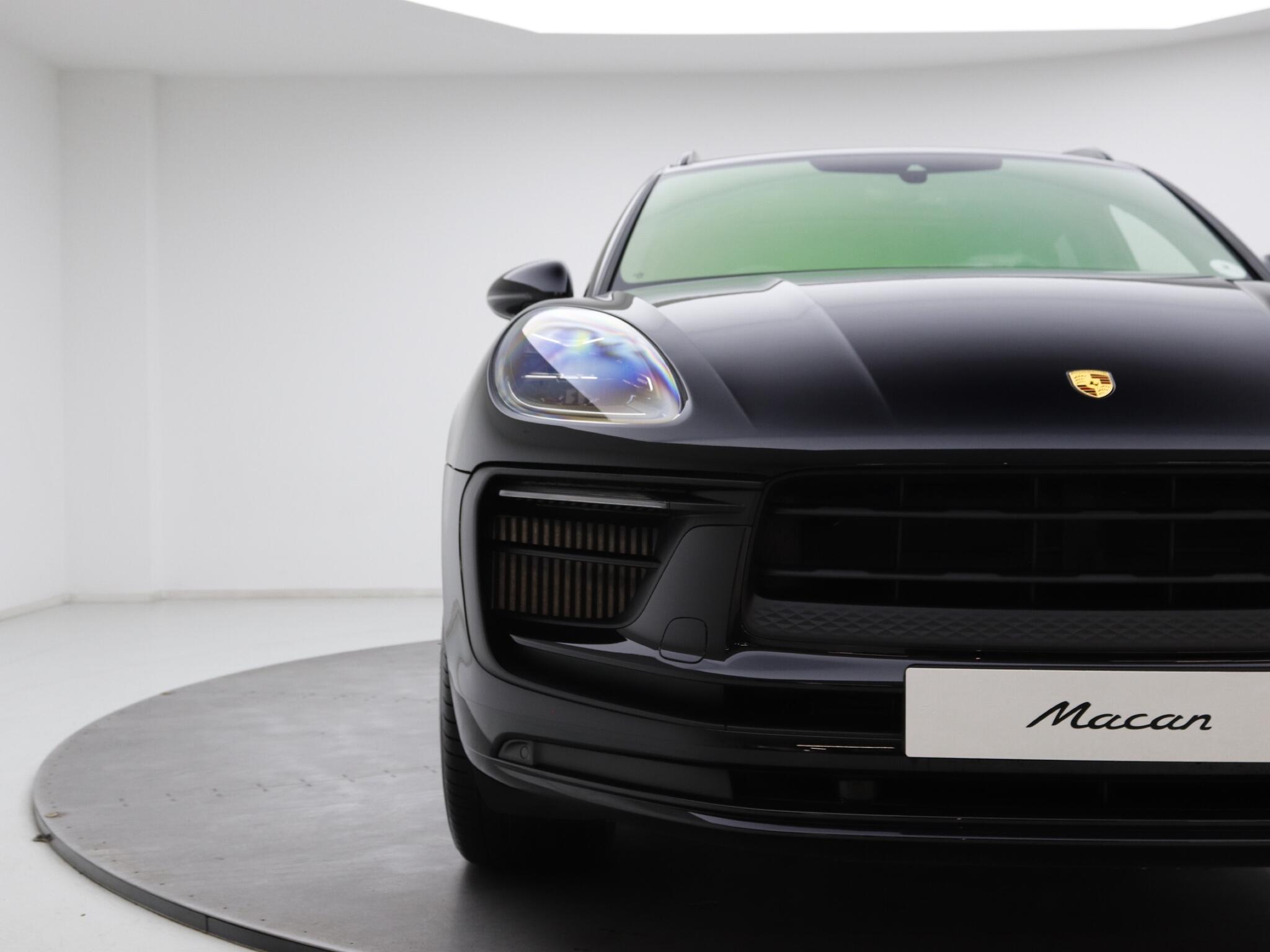 Porsche Macan view 24