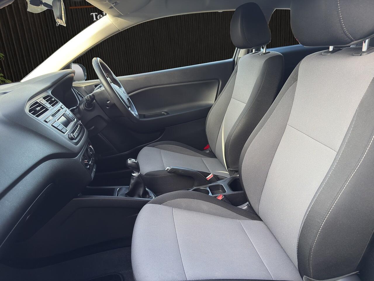 Hyundai I20 view 13