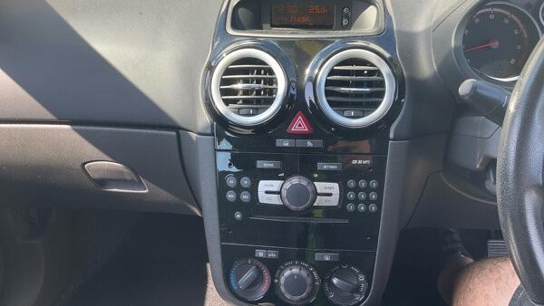 Vauxhall Corsa view 13