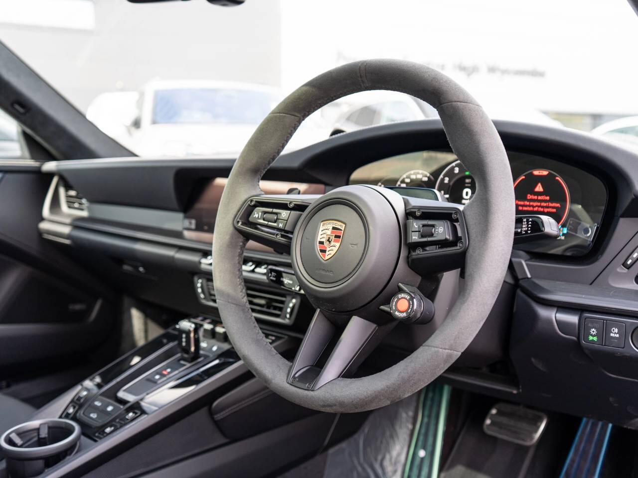 Porsche 911 view 4