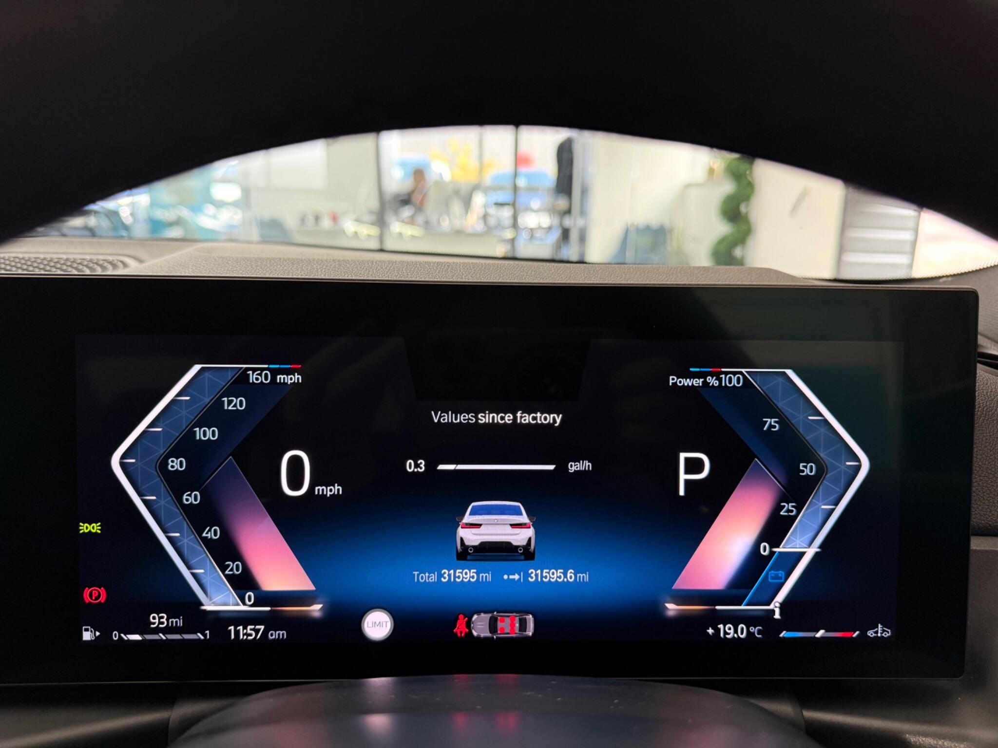 BMW 3 Series view 26