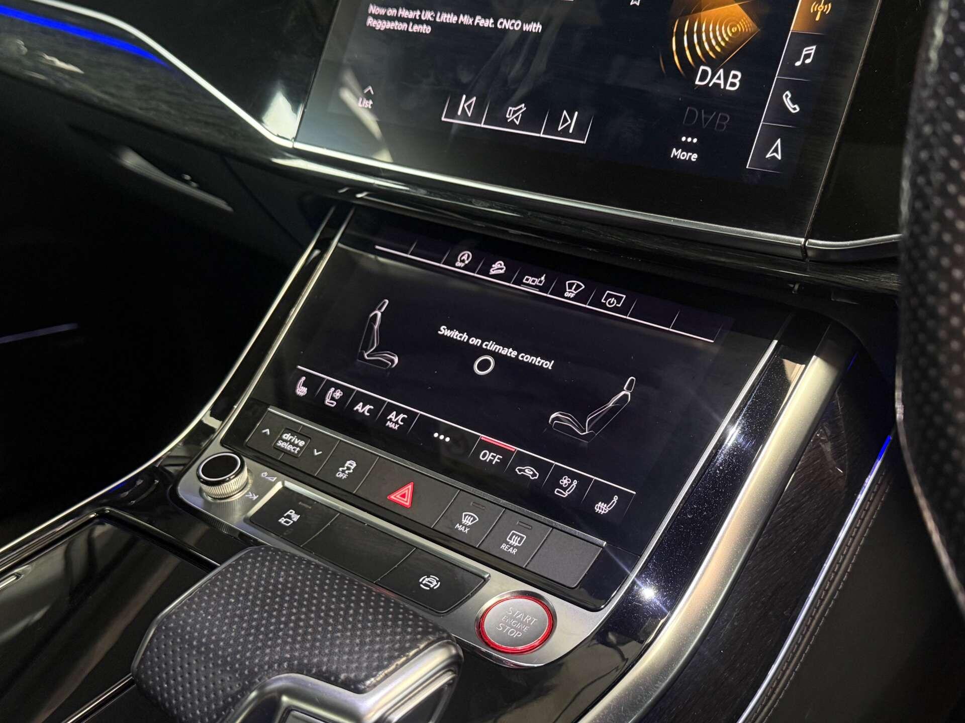 Audi SQ7 view 37
