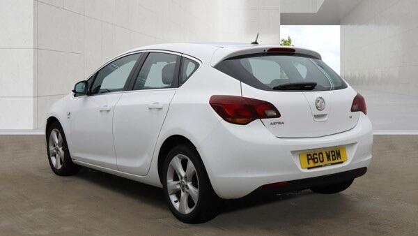 Vauxhall Astra view 3
