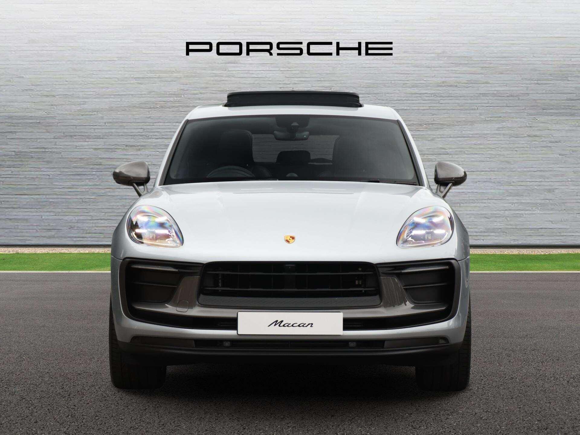 Porsche Macan view 8