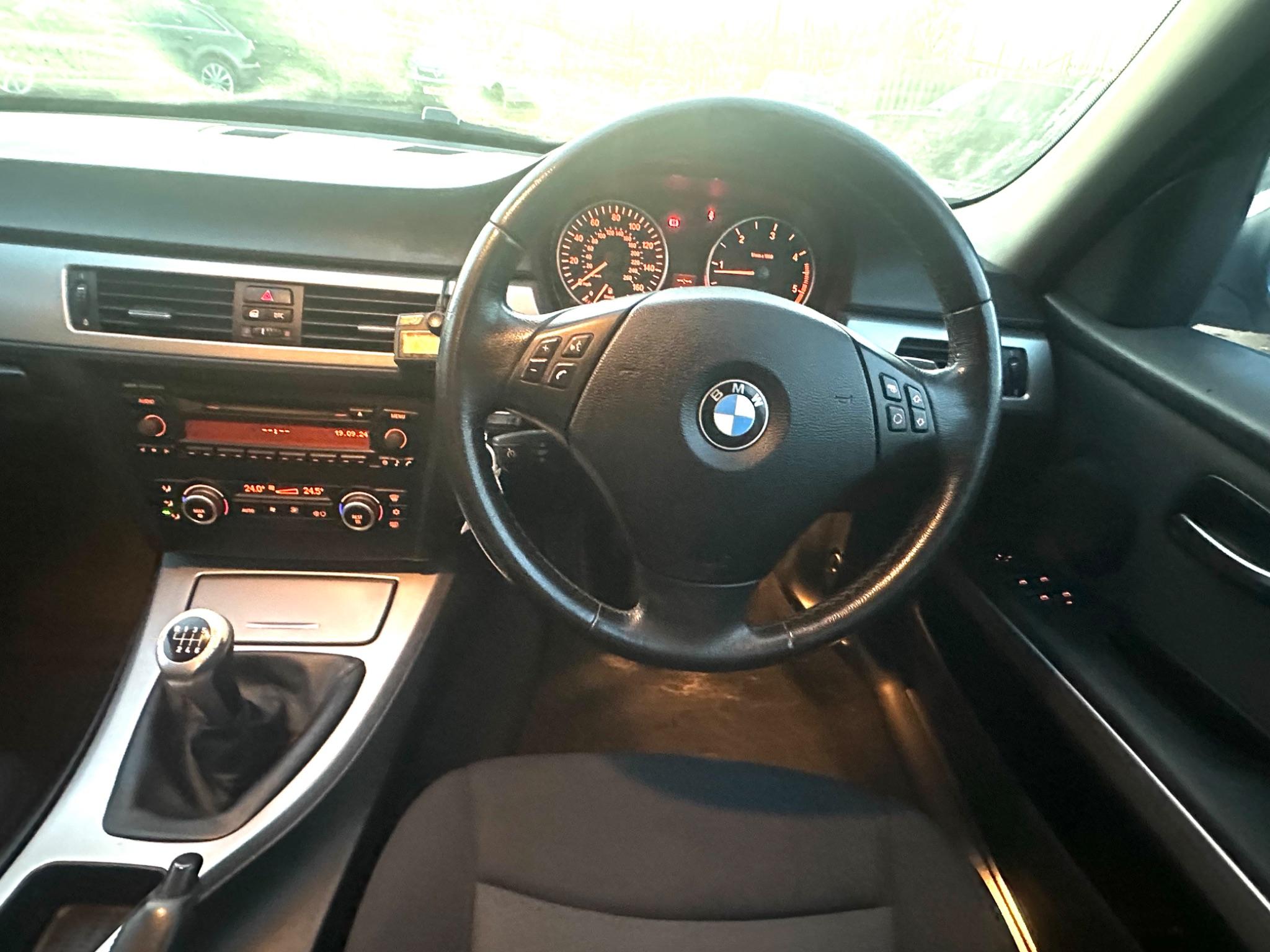 BMW 3 Series view 16