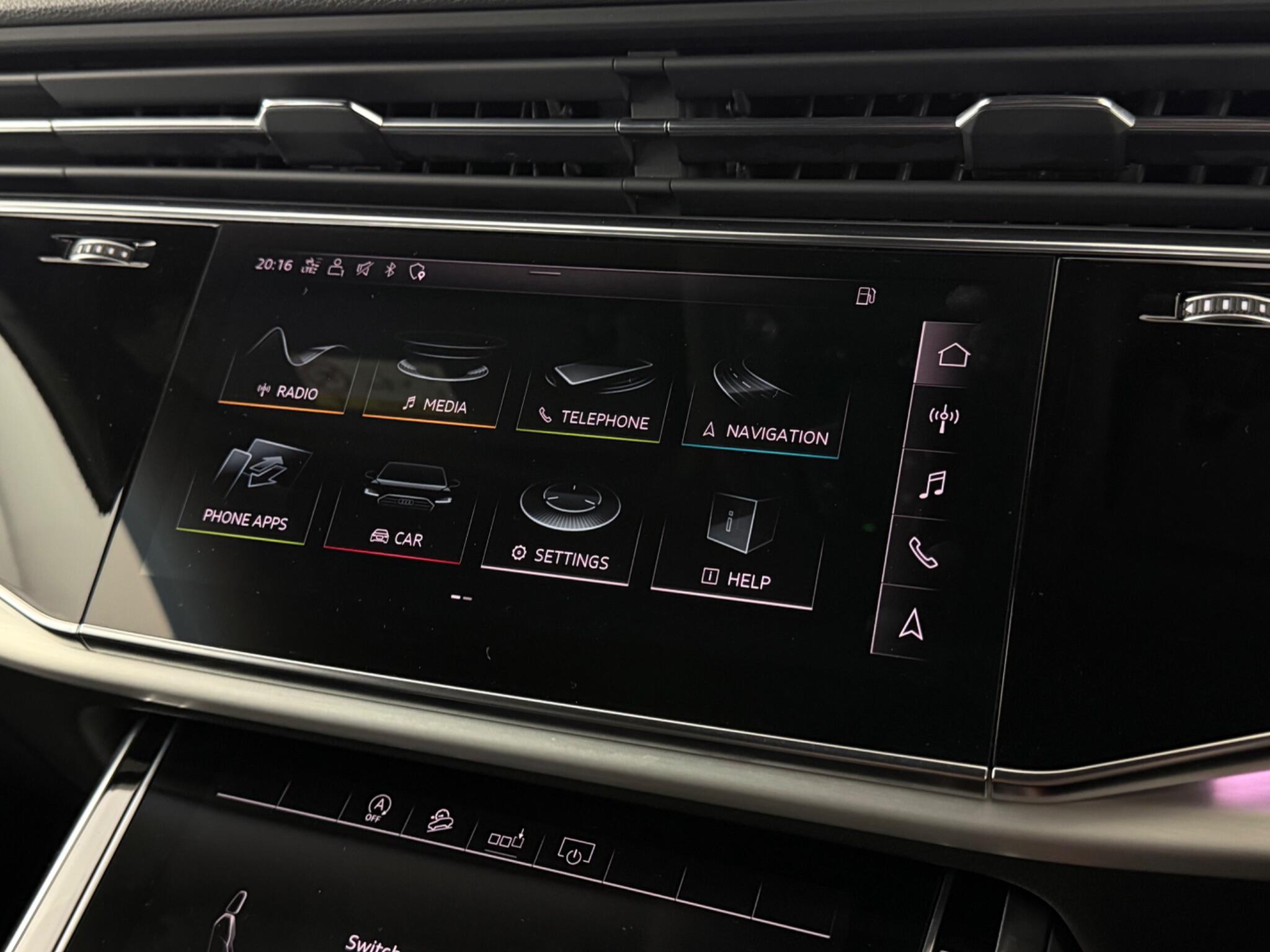 Audi Q7 view 27