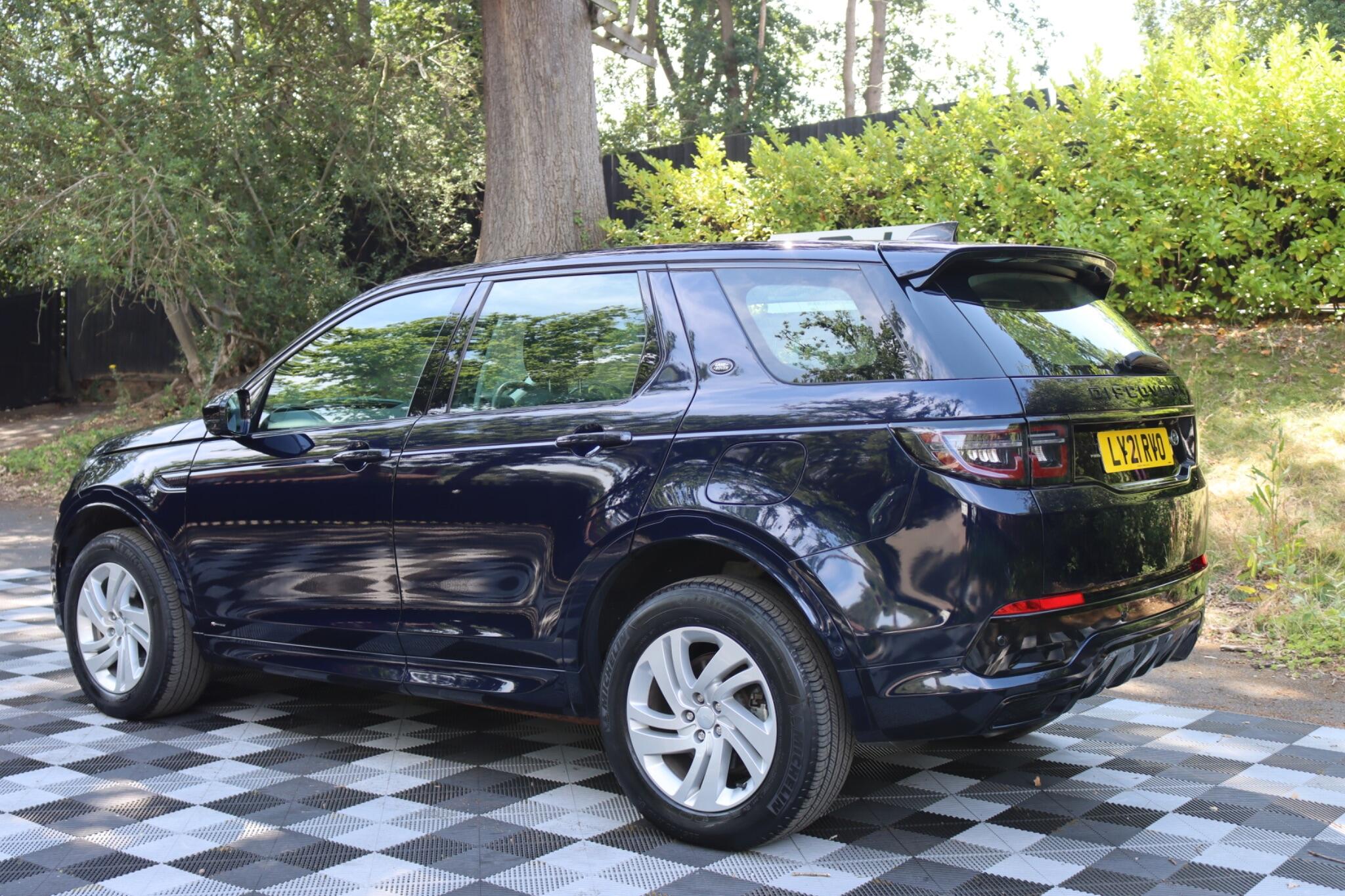 Land Rover Discovery Sport view 19