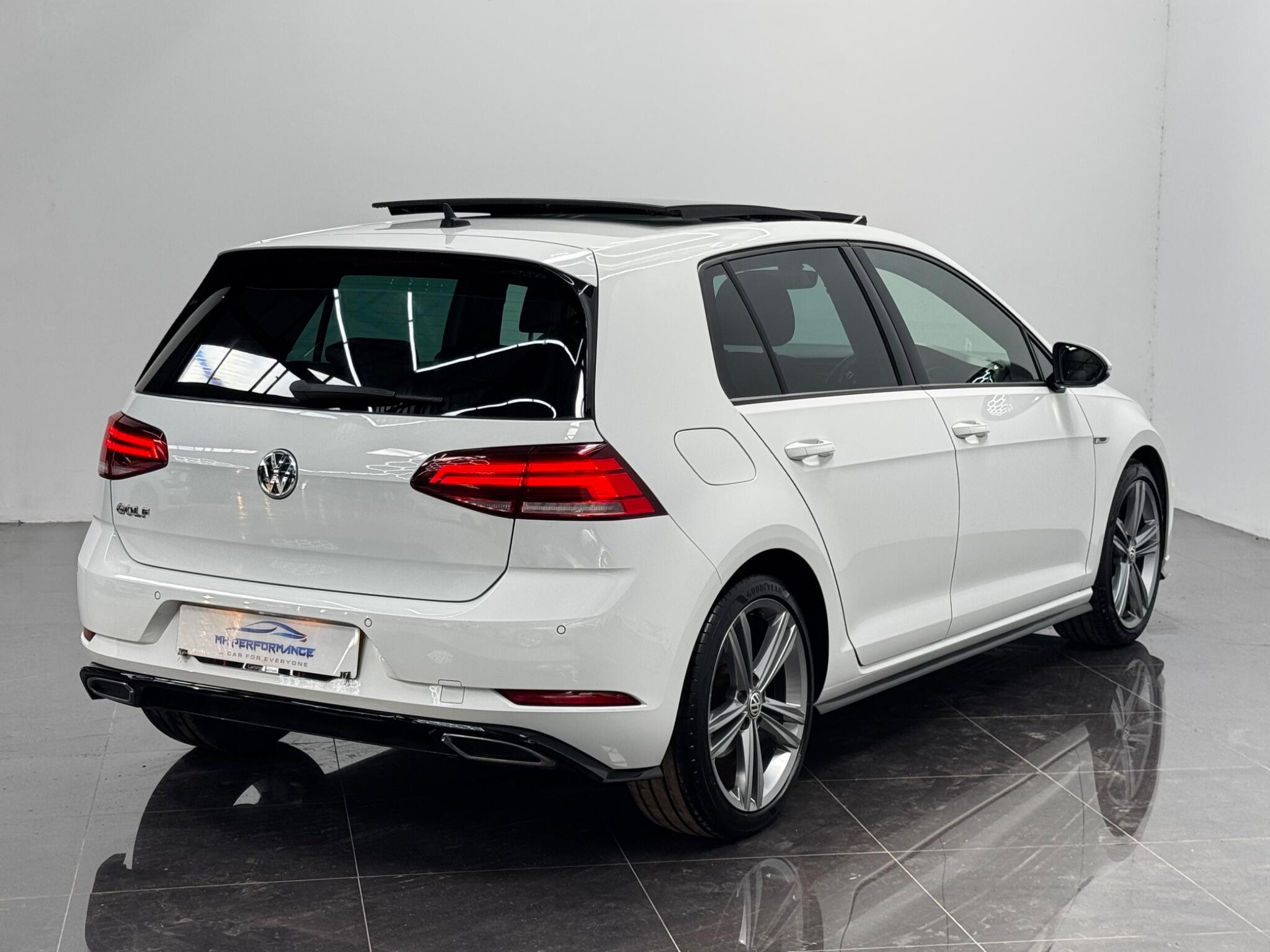 Volkswagen Golf view 81