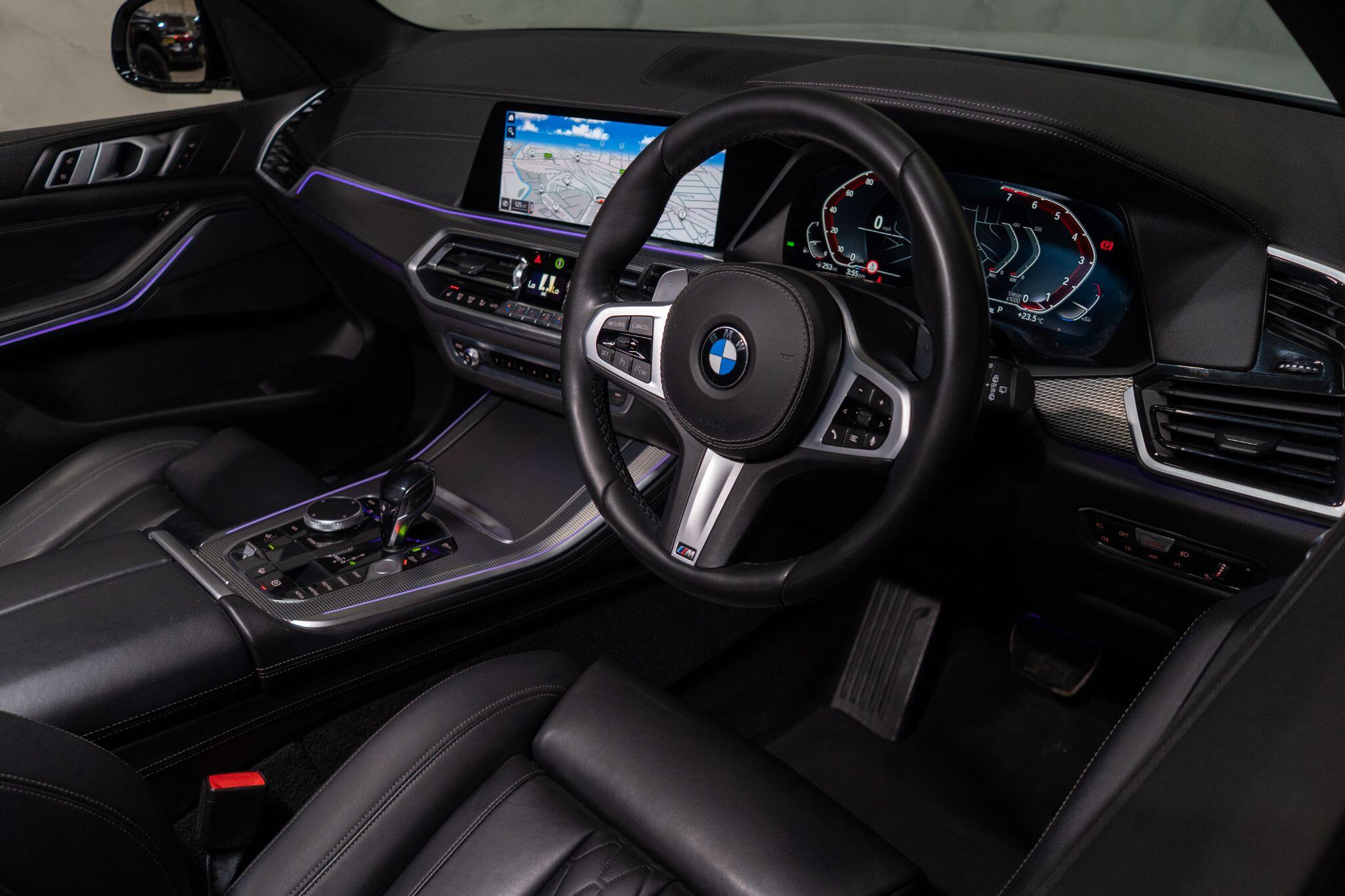 BMW X5 view 9