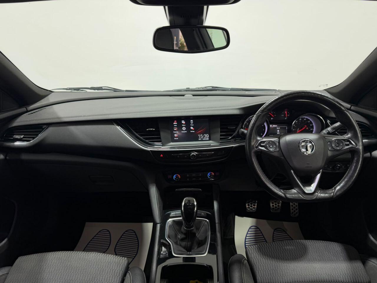 Vauxhall Insignia view 4