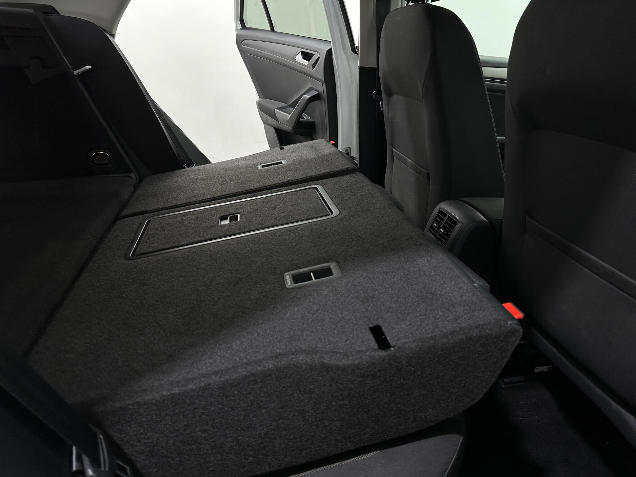 Volkswagen T-Roc view 45