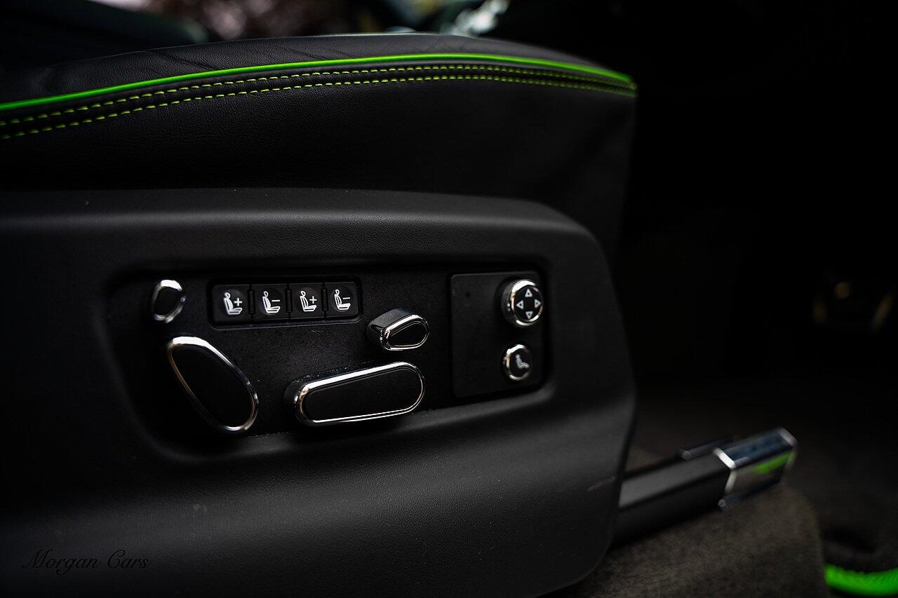 Bentley Bentayga view 86