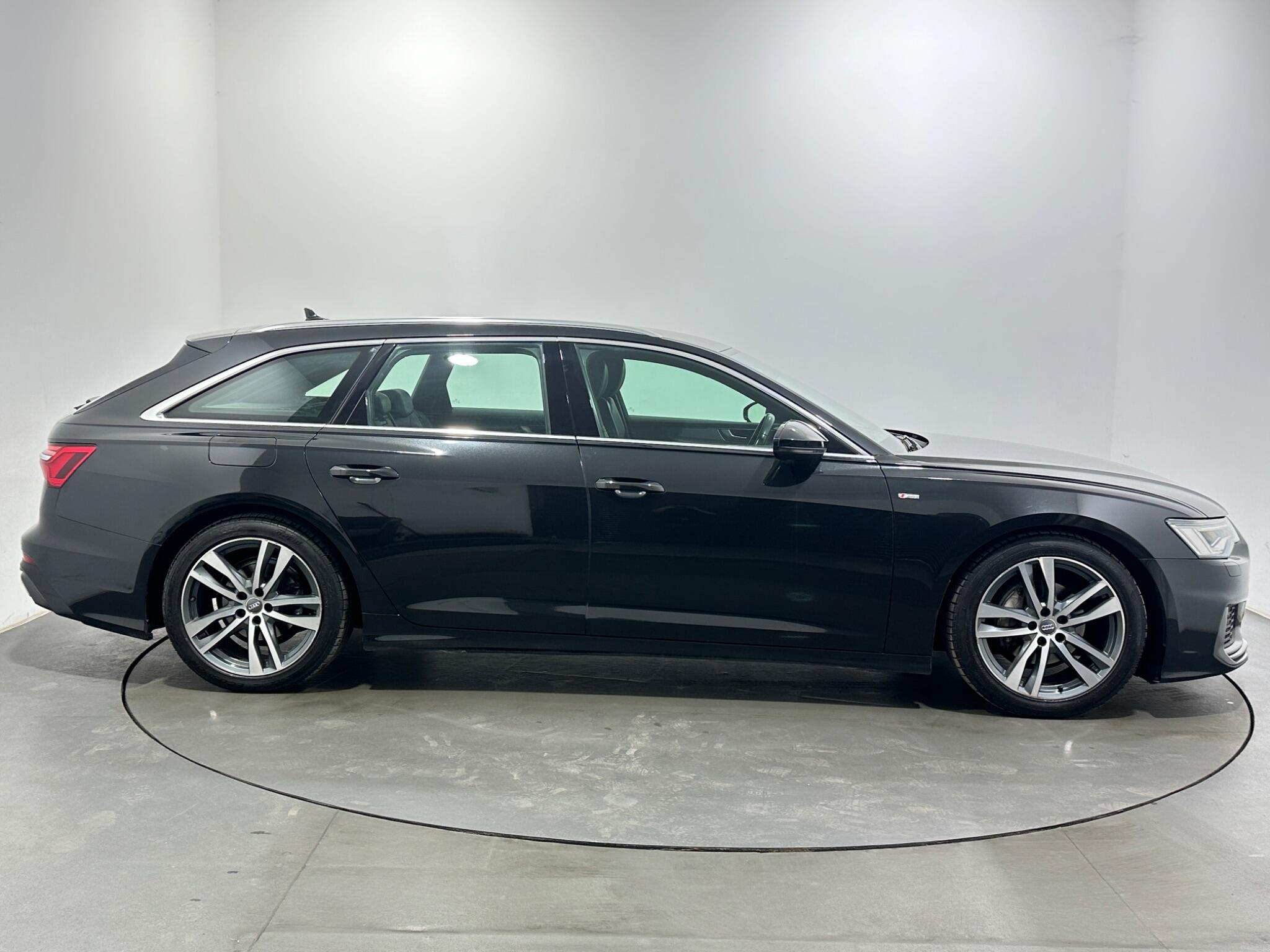 Audi A6 Avant view 9