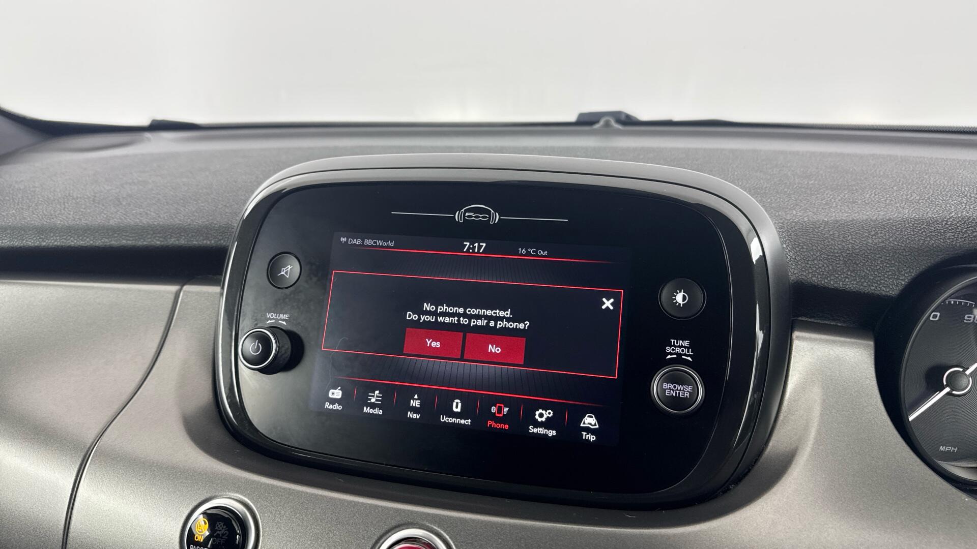 Fiat 500X view 28