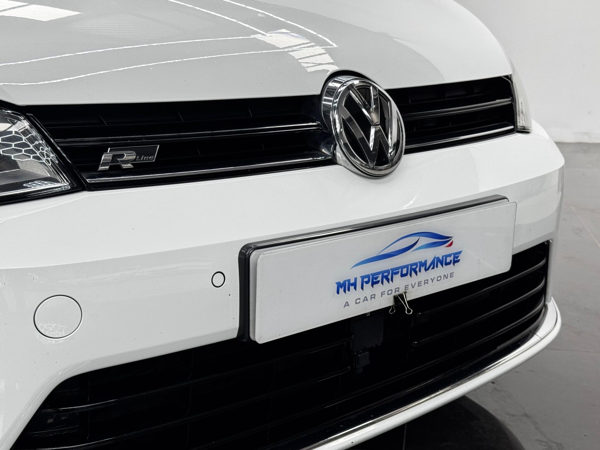 Volkswagen Golf view 18