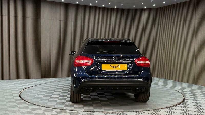 Mercedes-Benz GLA view 45