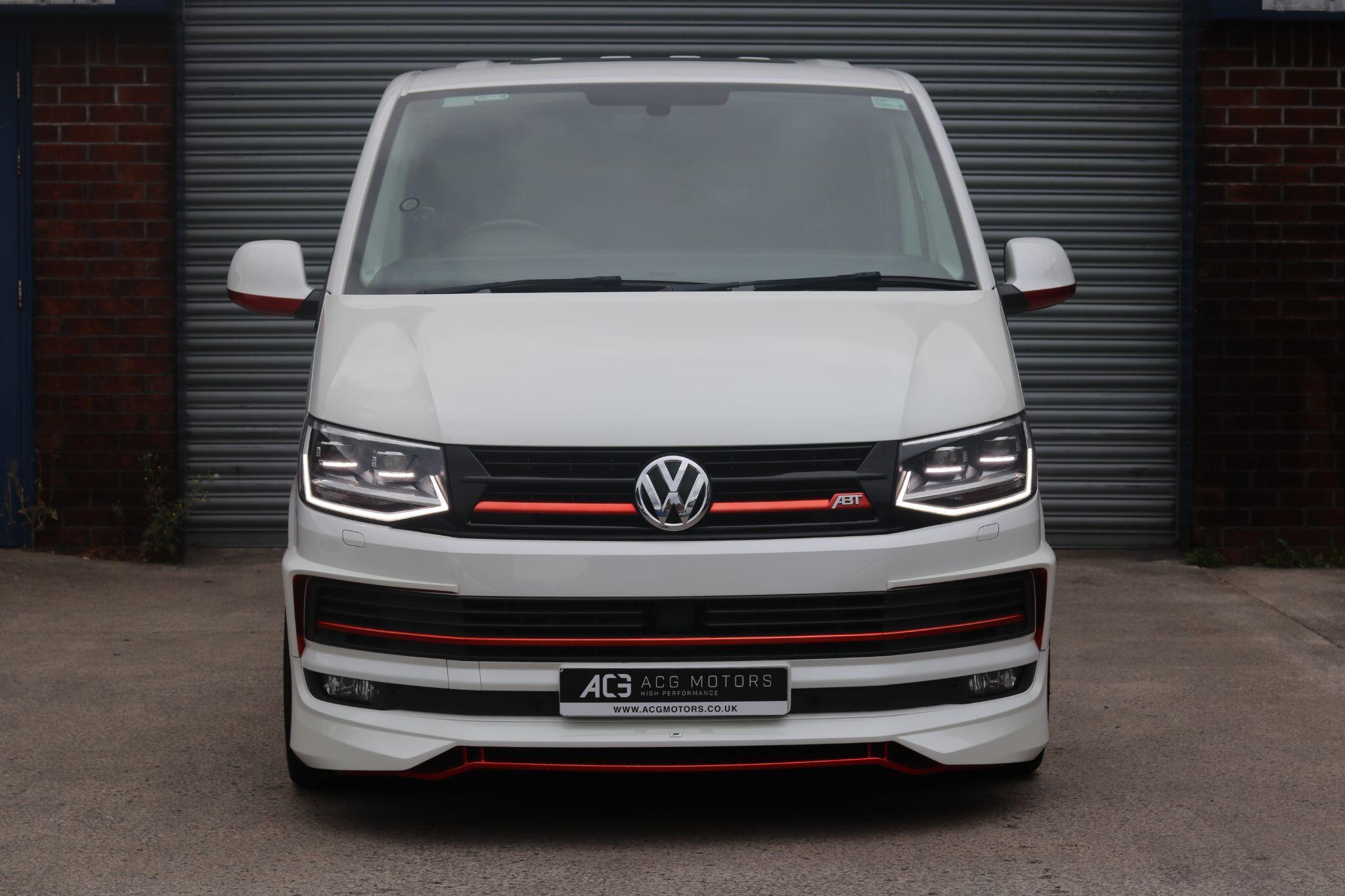 Volkswagen Transporter view 3