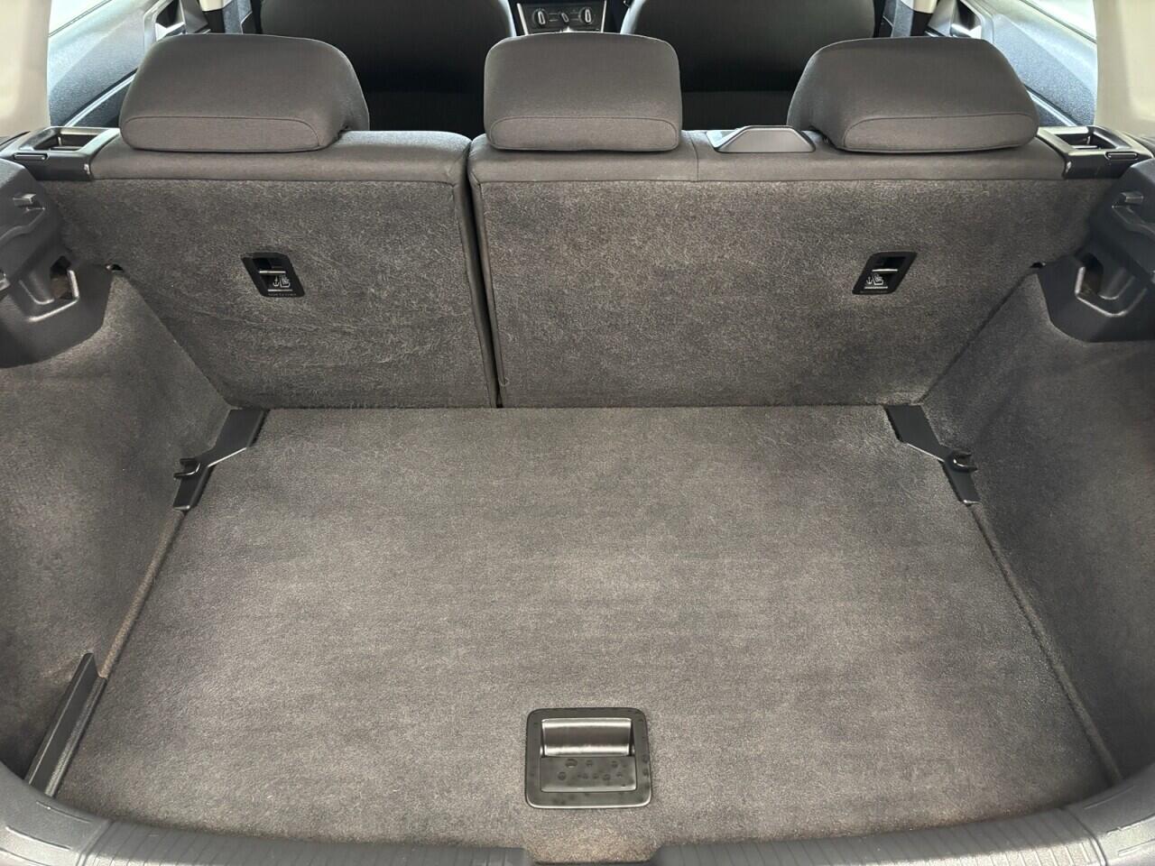 Volkswagen Polo view 19