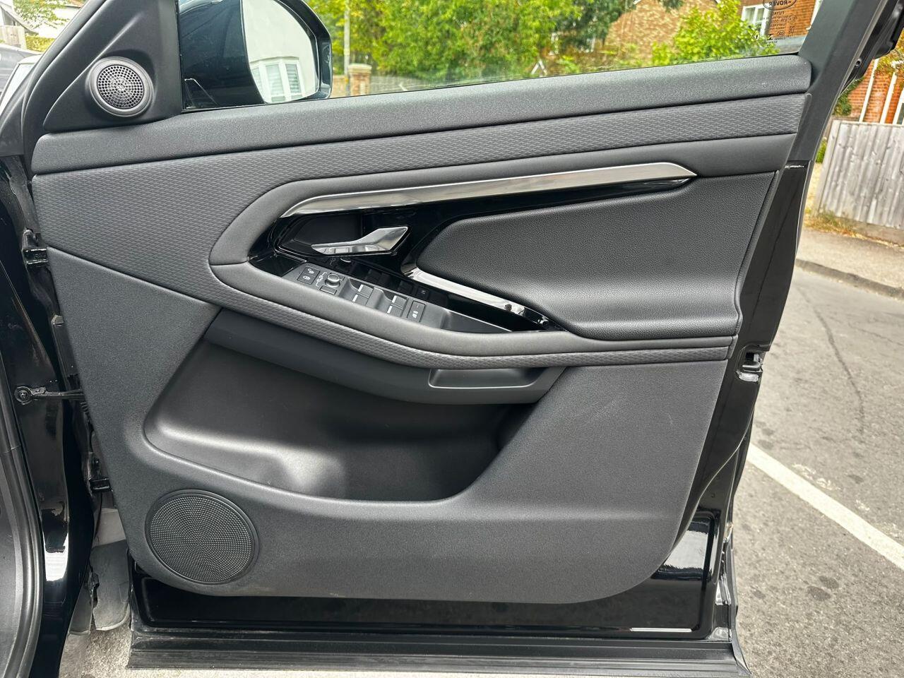 Land Rover Range Rover Evoque view 26