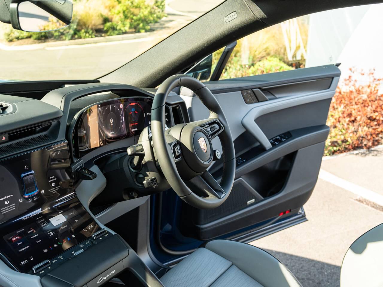 Porsche Cayenne view 42